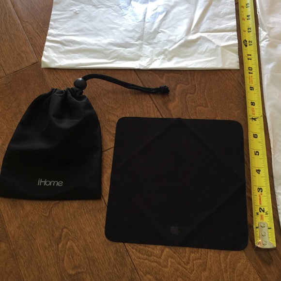 Bundle of 4 Apple items - Picture 4 of 5